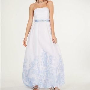 Teeze Me Junior Women's White Floral Embellished Strapless Formal Dress Gown